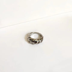 Chic Minimalist Cross-Border E-Commerce Ring for Women