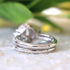 Elegant Zirconia Egg-shaped Ring Set in 925 Silver
